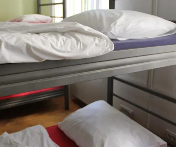 بيت شباب شباب هيستريا كوبر