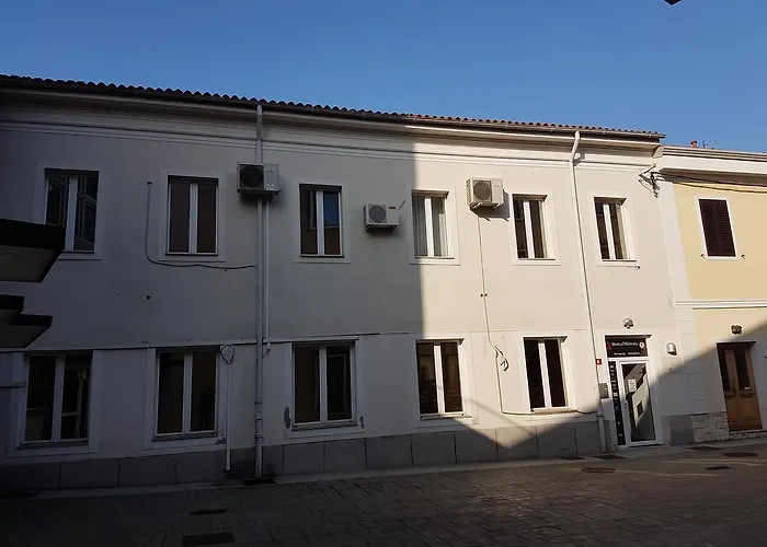 ヒストリア ホステル *